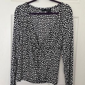 Ladies top black and white